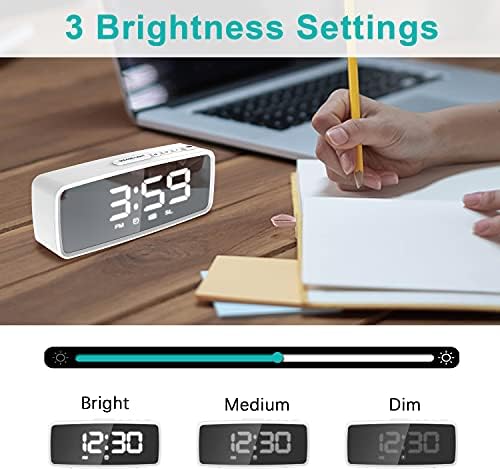 Vauno Digital Alarm Clock with FM Radio and Dimmer