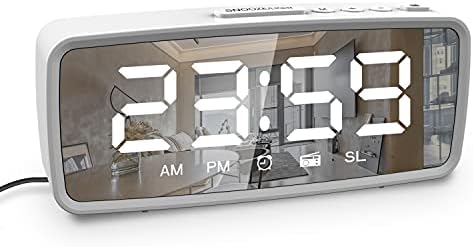 Vauno Digital Alarm Clock with FM Radio and Dimmer