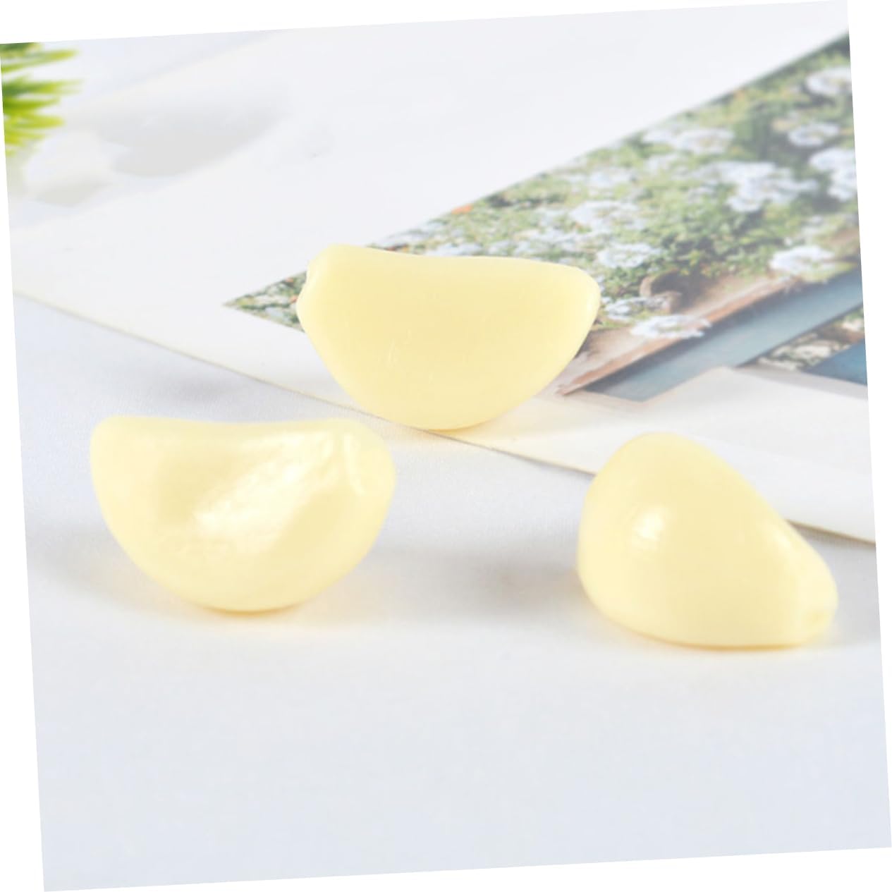 LIFKOME 12pcs Artificial Garlic Flakes Posing Props
